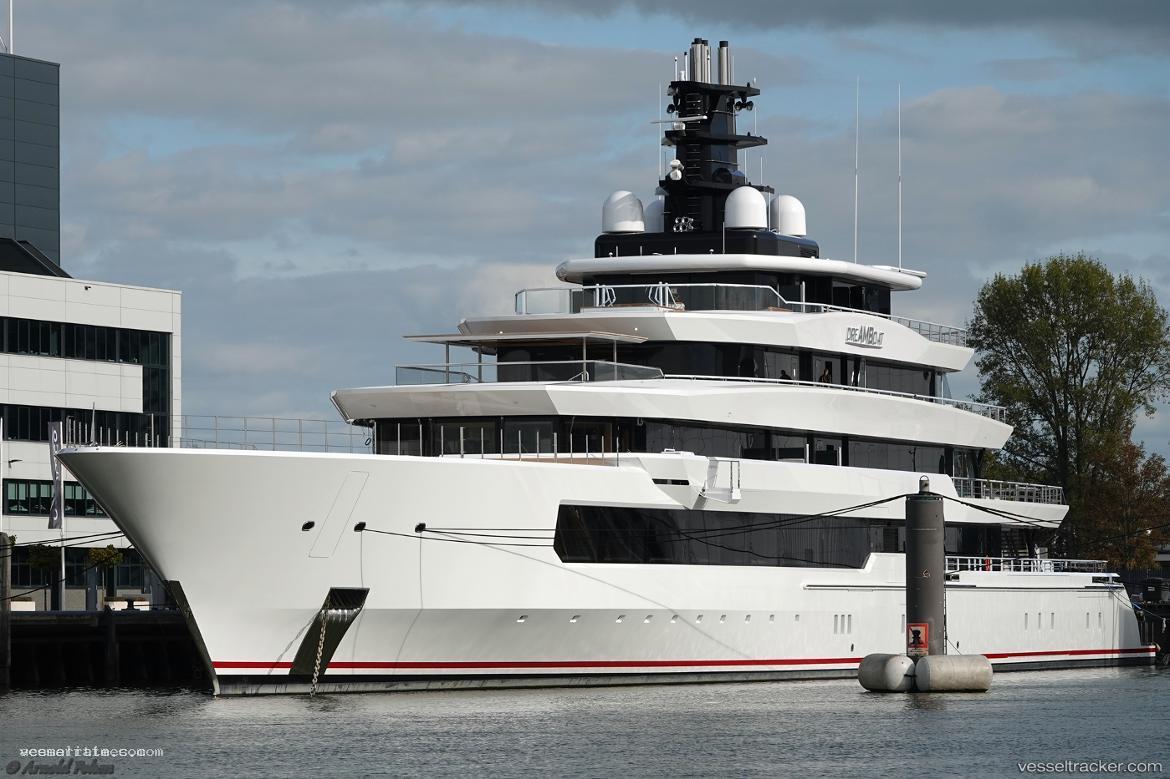 Dreamboat - Yacht vessel registered in Cayman Islands