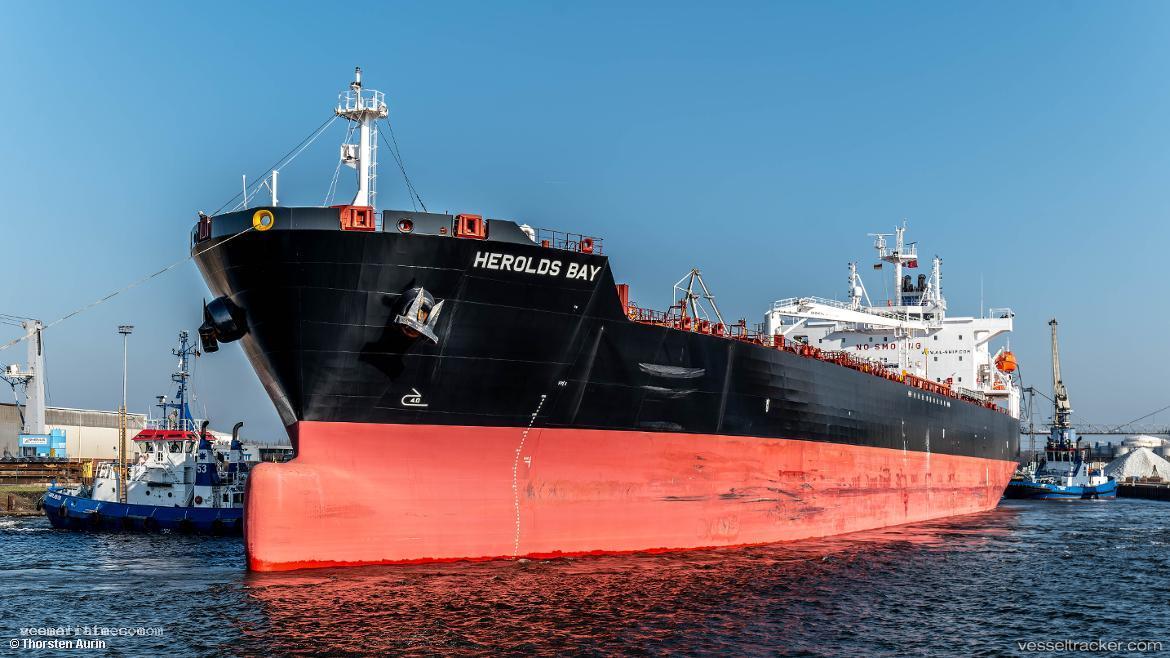 Herolds-Bay - Chemical Oil Products Tanker vessel registered in Singapore