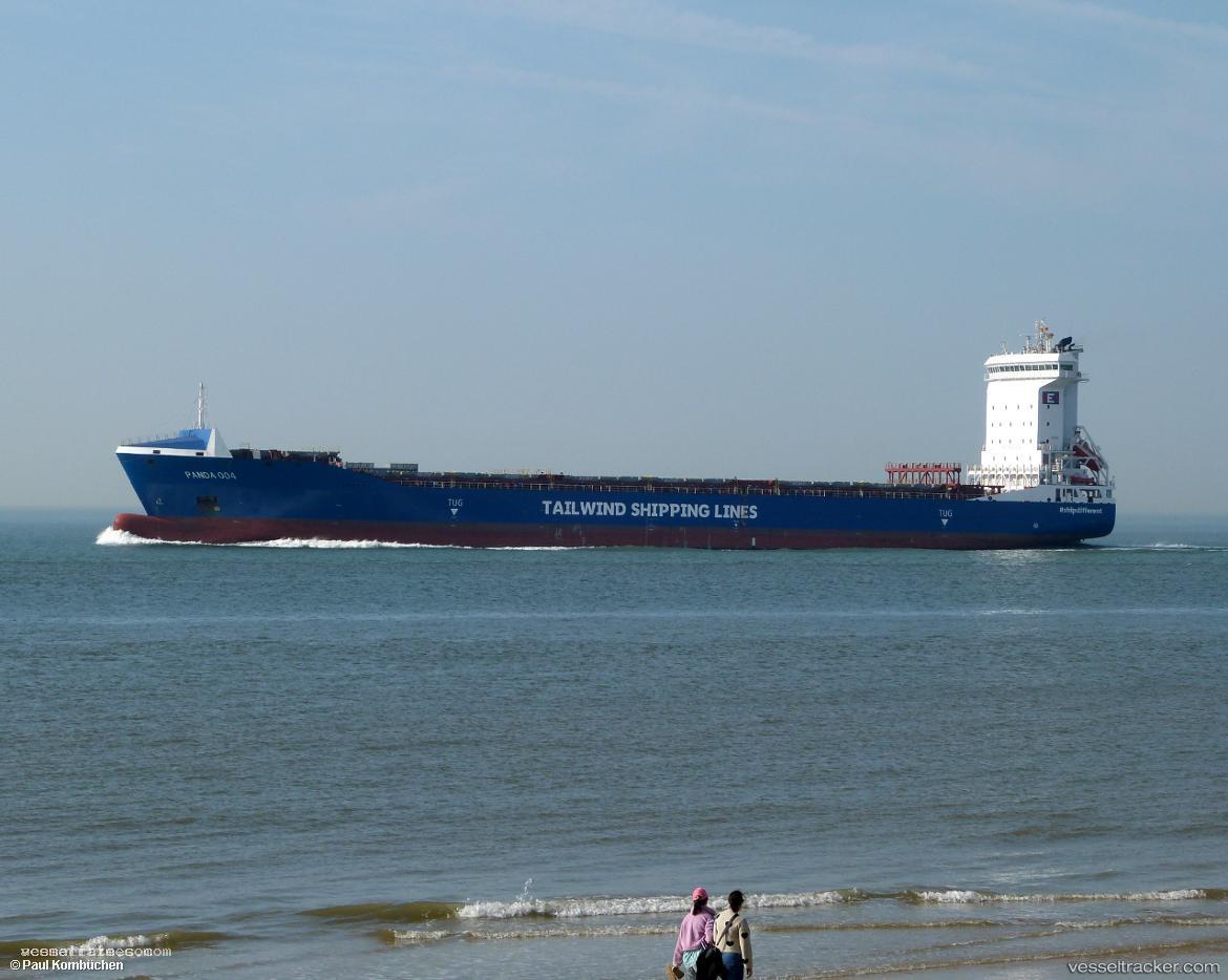 Panda-004 - Container Ship vessel registered in Portugal