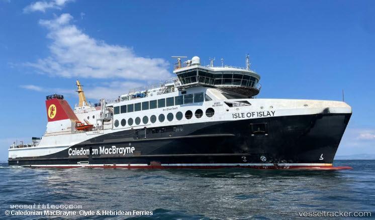Isle-Of-Islay - Passenger Ro Ro Cargo Ship vessel registered in United Kingdom