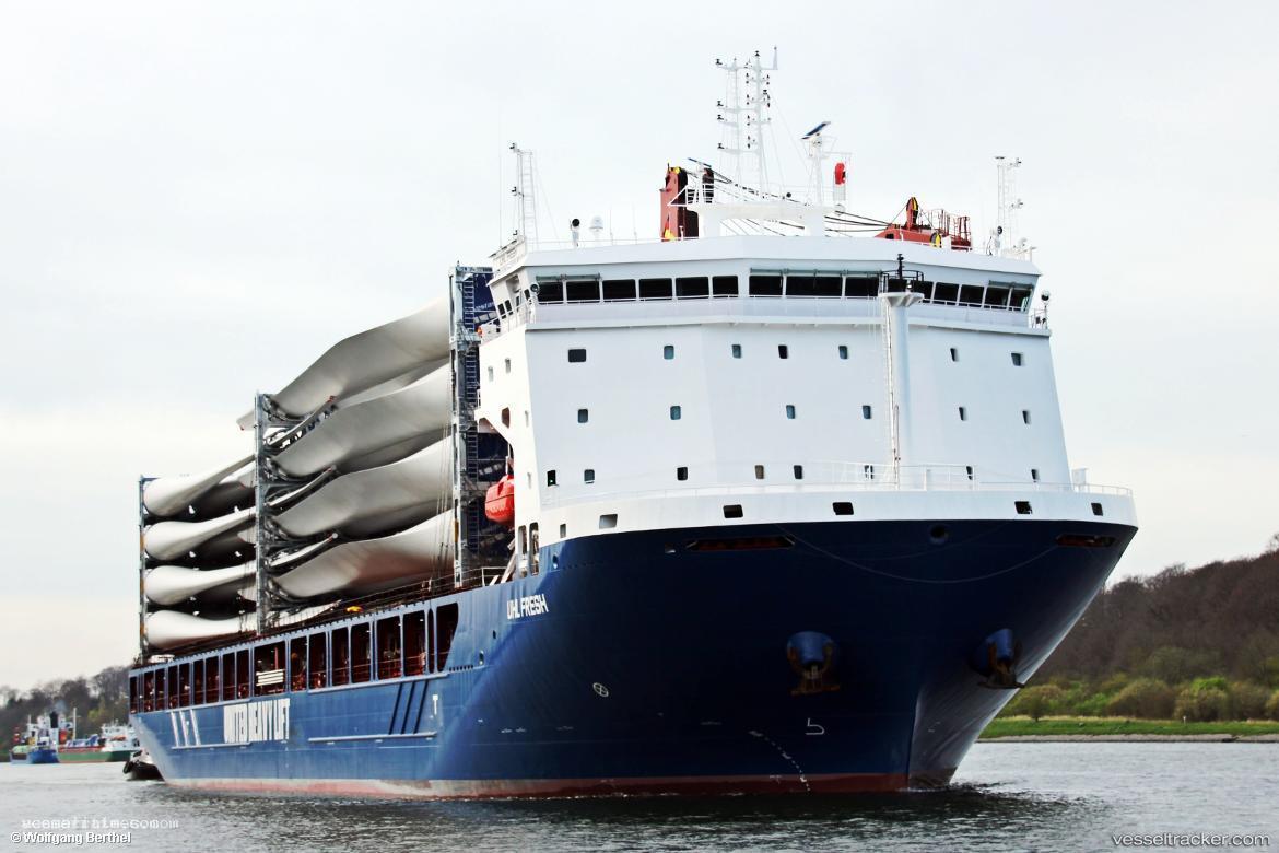 Uhl-Fresh - Heavy Load Carrier vessel registered in Portugal