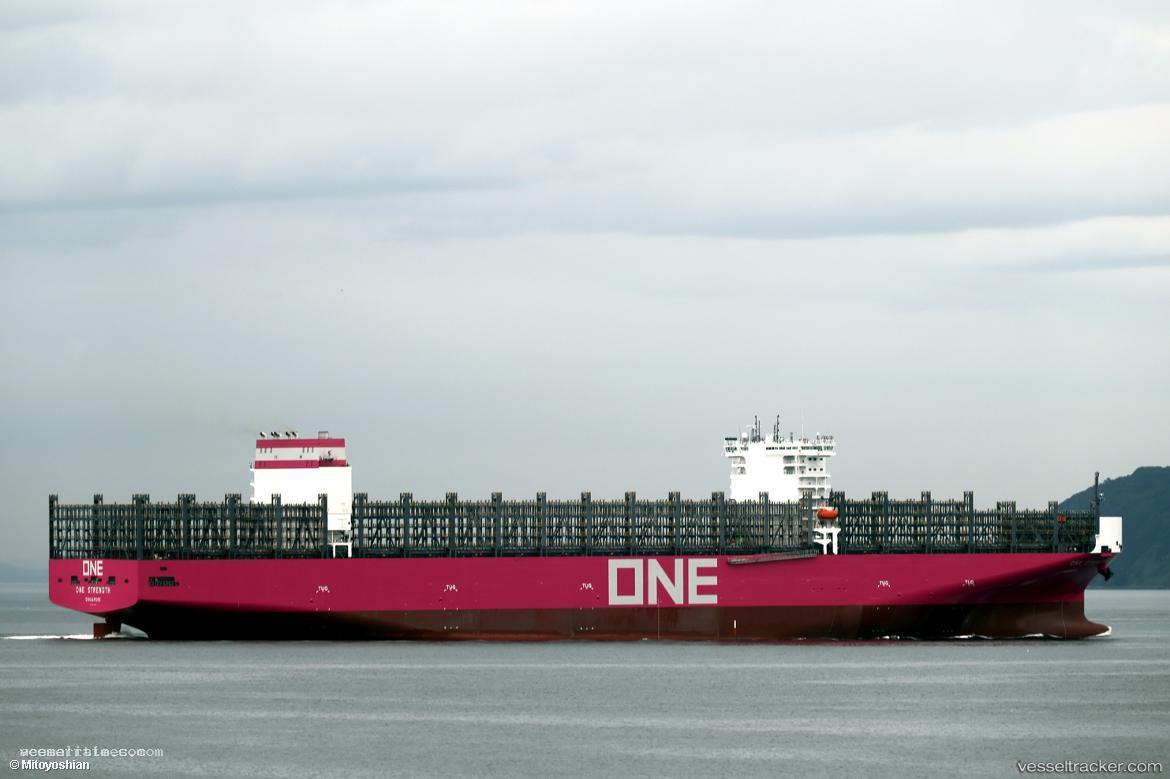 One-Strength - Container Ship
