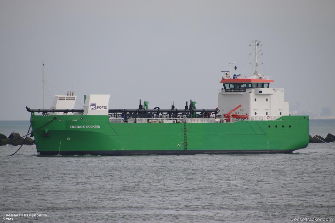 Emerald-Duchess - Hopper Dredger vessel registered in United Kingdom