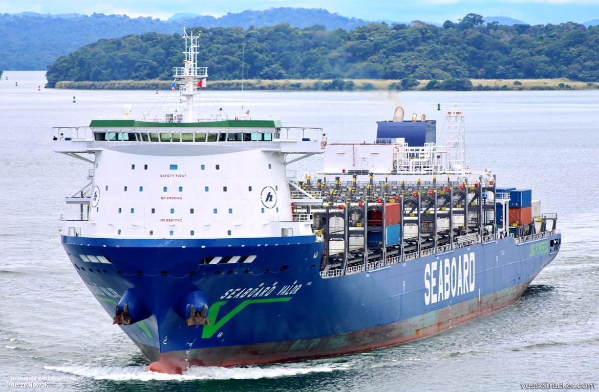 Seaboard-Valor - Container Ship vessel registered in Liberia