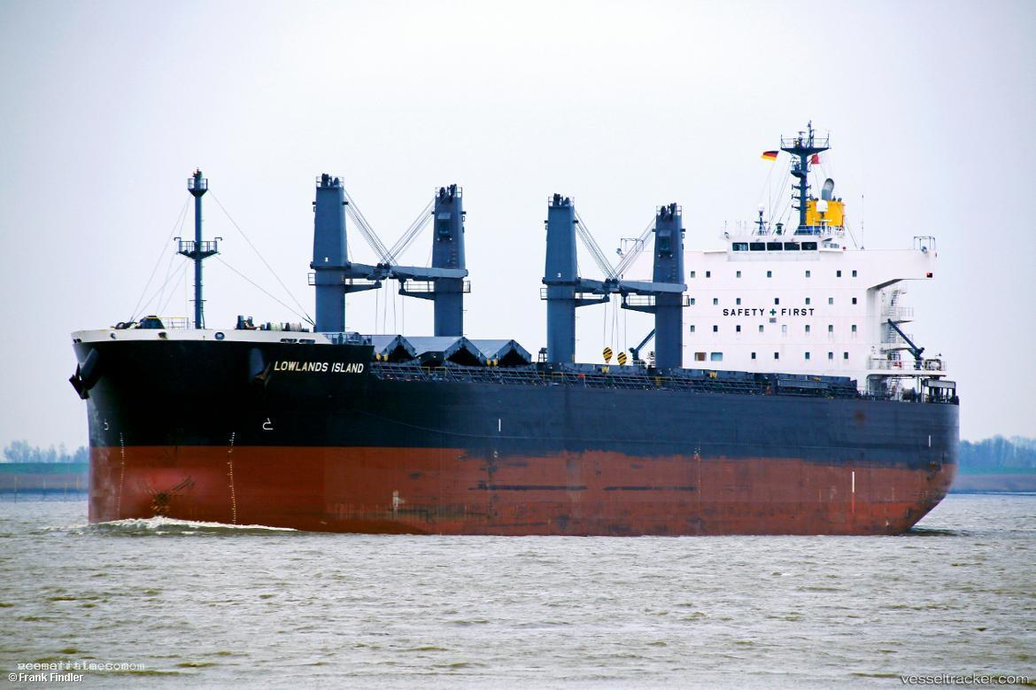 Lowlands-Island - Bulk Carrier vessel registered in Panama