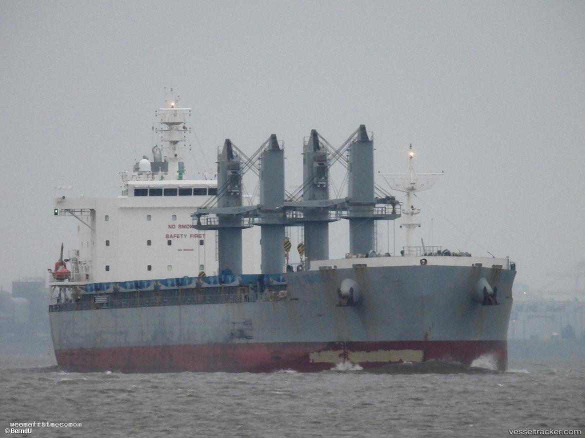 Eco-Trader - Bulk Carrier vessel registered in Panama